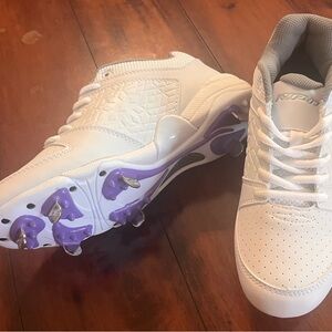 NEW Women’s Ringor Rip-It softball metal cleats Retail $99.99